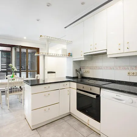 Spacious Gros Beach Apartment