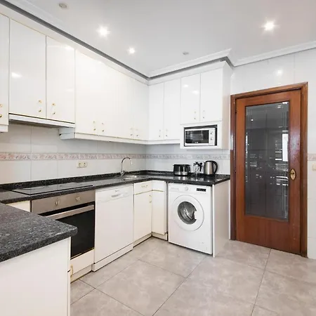 Spacious Gros Beach Apartment * San Sebastian